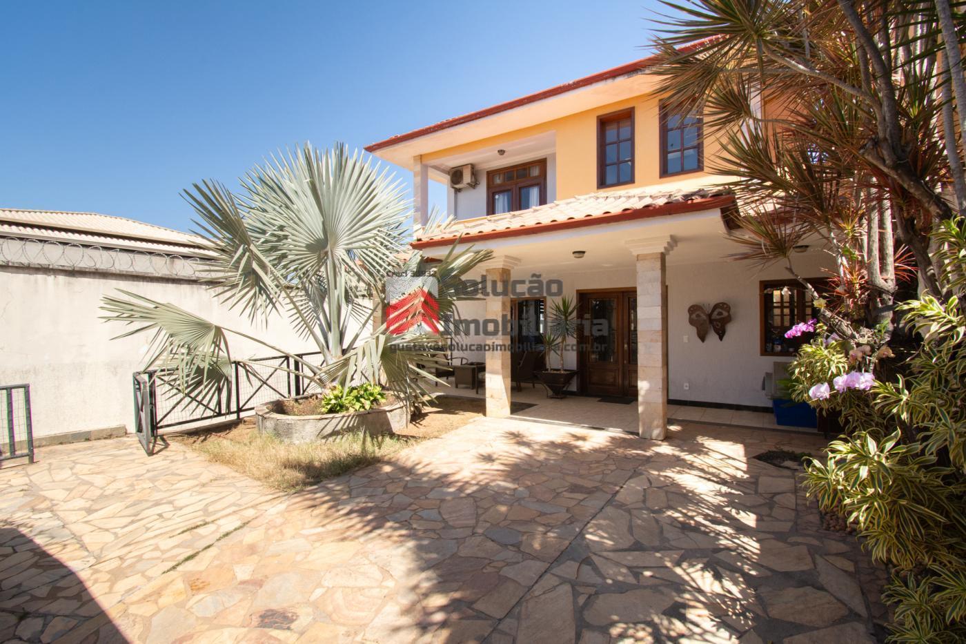 Casa à venda com 5 quartos, 606m² - Foto 1