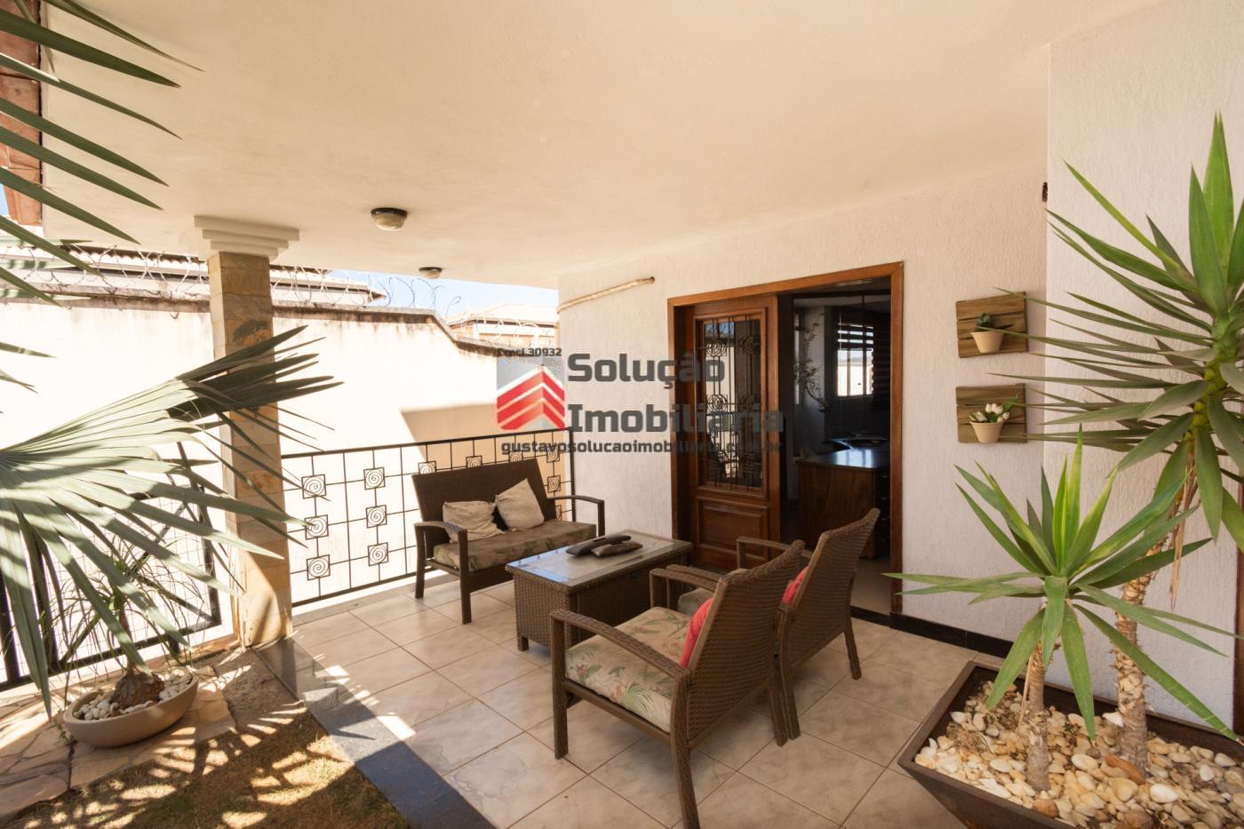 Casa à venda com 5 quartos, 606m² - Foto 2