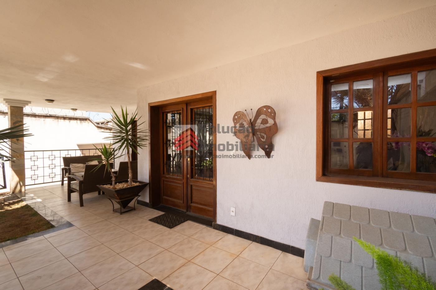 Casa à venda com 5 quartos, 606m² - Foto 4