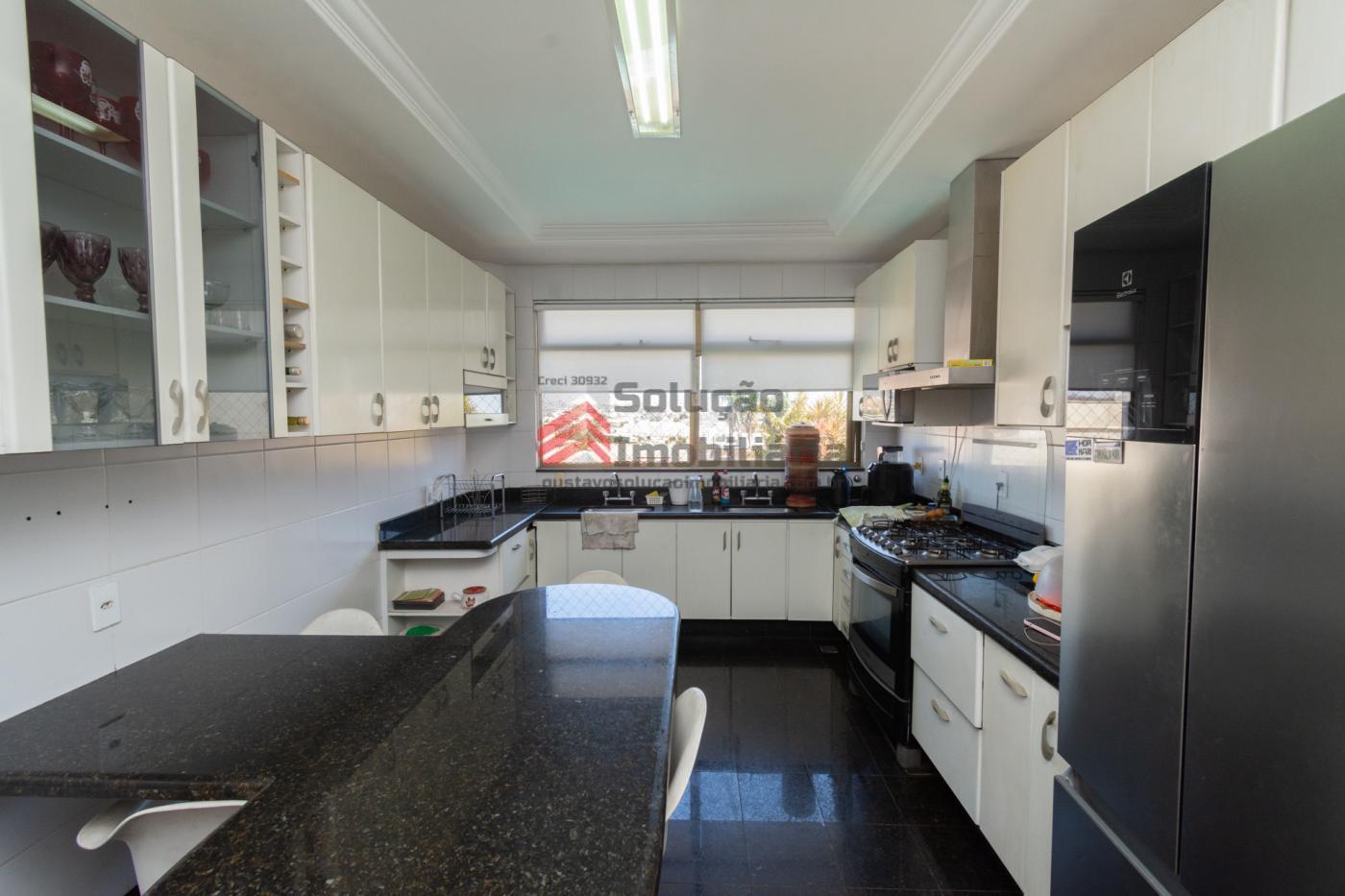 Casa à venda com 5 quartos, 606m² - Foto 16