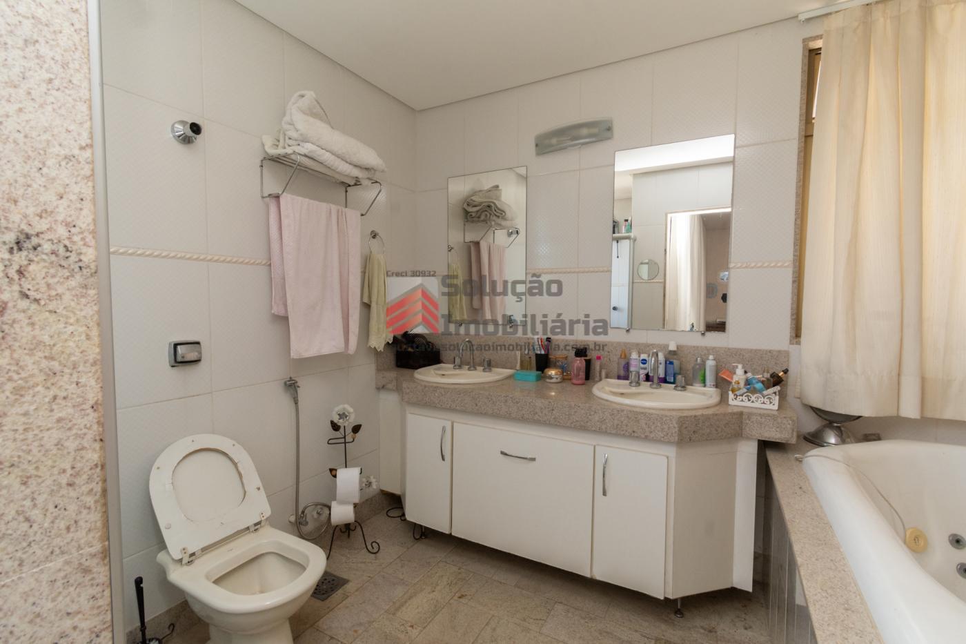 Casa à venda com 5 quartos, 606m² - Foto 25
