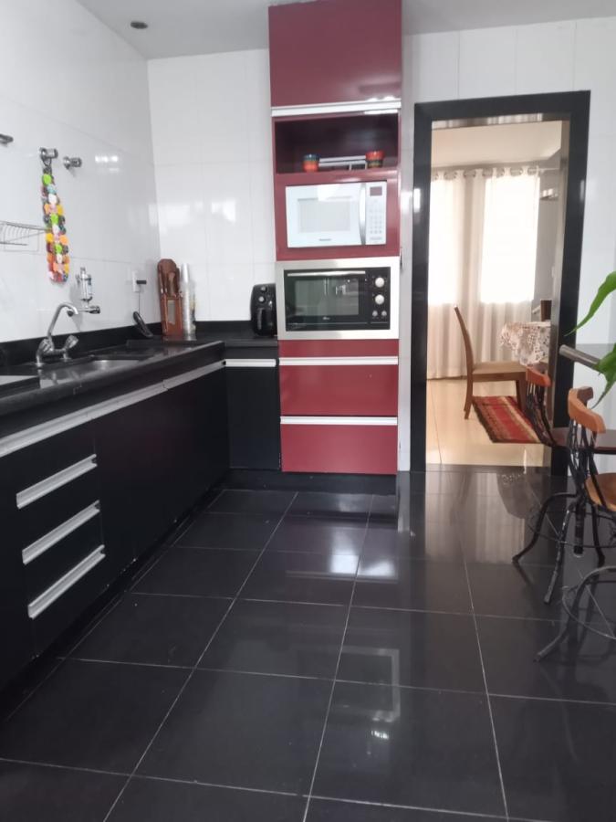 Casa à venda com 5 quartos, 240m² - Foto 14