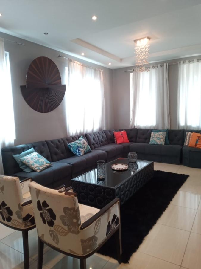 Casa à venda com 5 quartos, 240m² - Foto 16