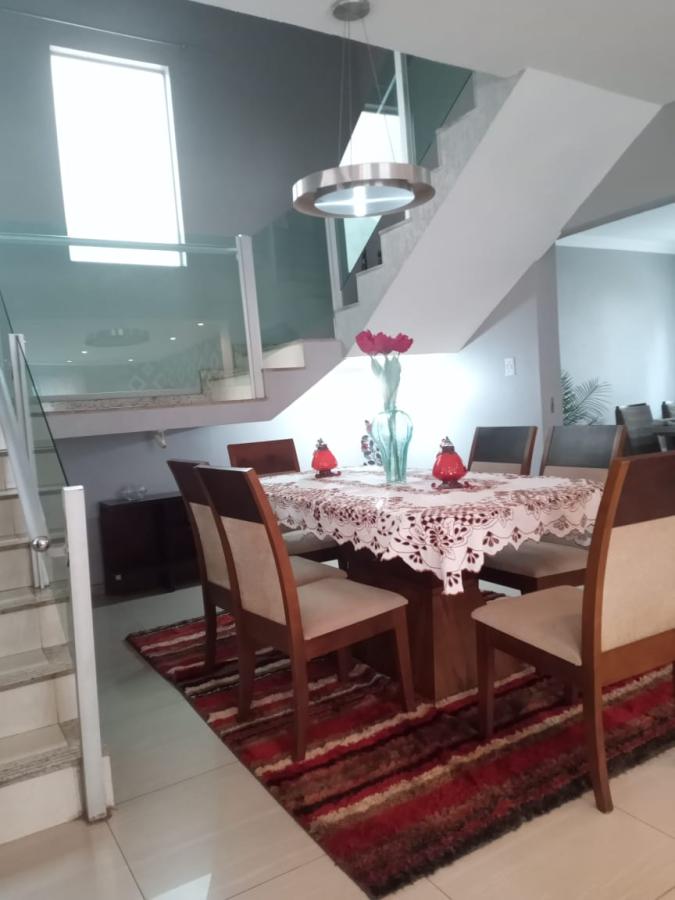 Casa à venda com 5 quartos, 240m² - Foto 22