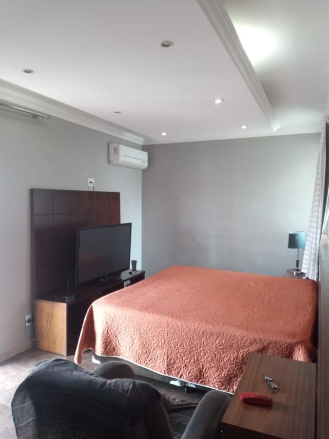 Casa à venda com 5 quartos, 240m² - Foto 25