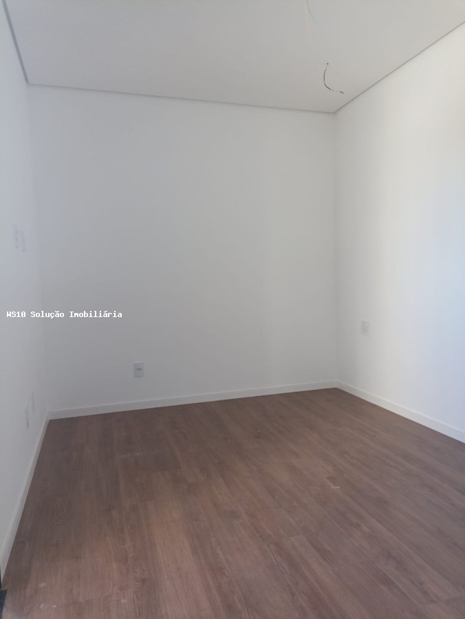 Apartamento à venda com 3 quartos, 135m² - Foto 19
