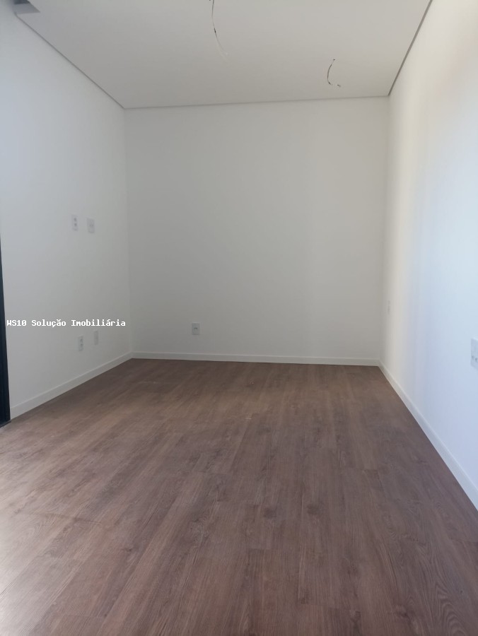 Apartamento à venda com 3 quartos, 135m² - Foto 22
