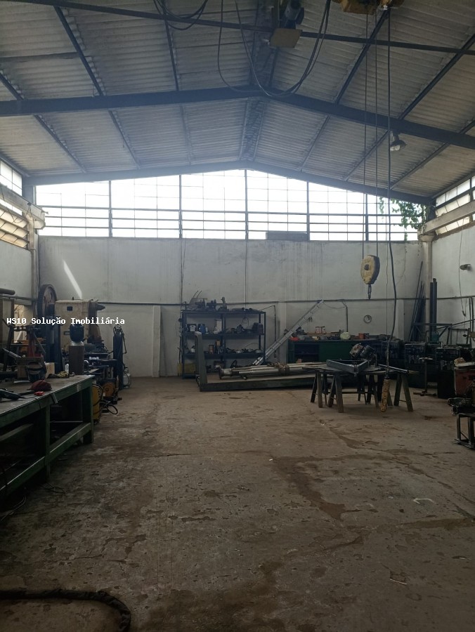 Depósito-Galpão-Armazém para alugar com 1 quarto, 812m² - Foto 1