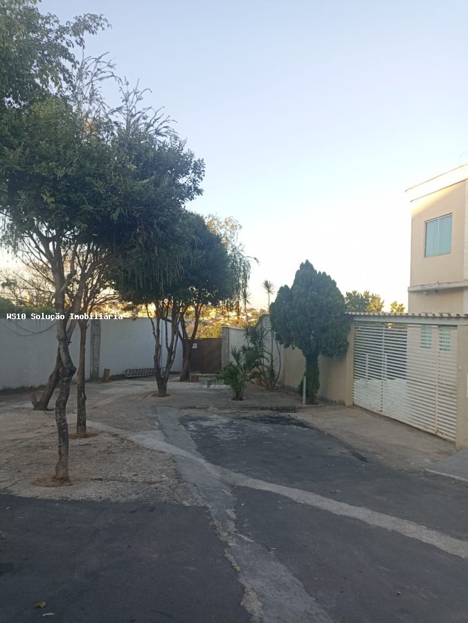 Casa de Condomínio à venda com 3 quartos, 180m² - Foto 2